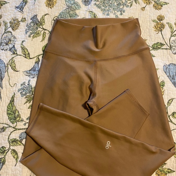 alo NWOT 7/8 High-Waist Airlift Legging almond small - Picture 8 of 8
